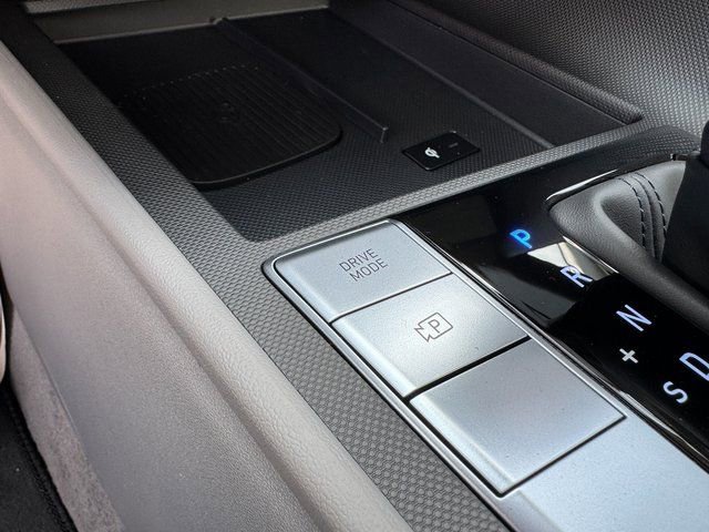 Used 2025 Hyundai Elantra Sport image 19