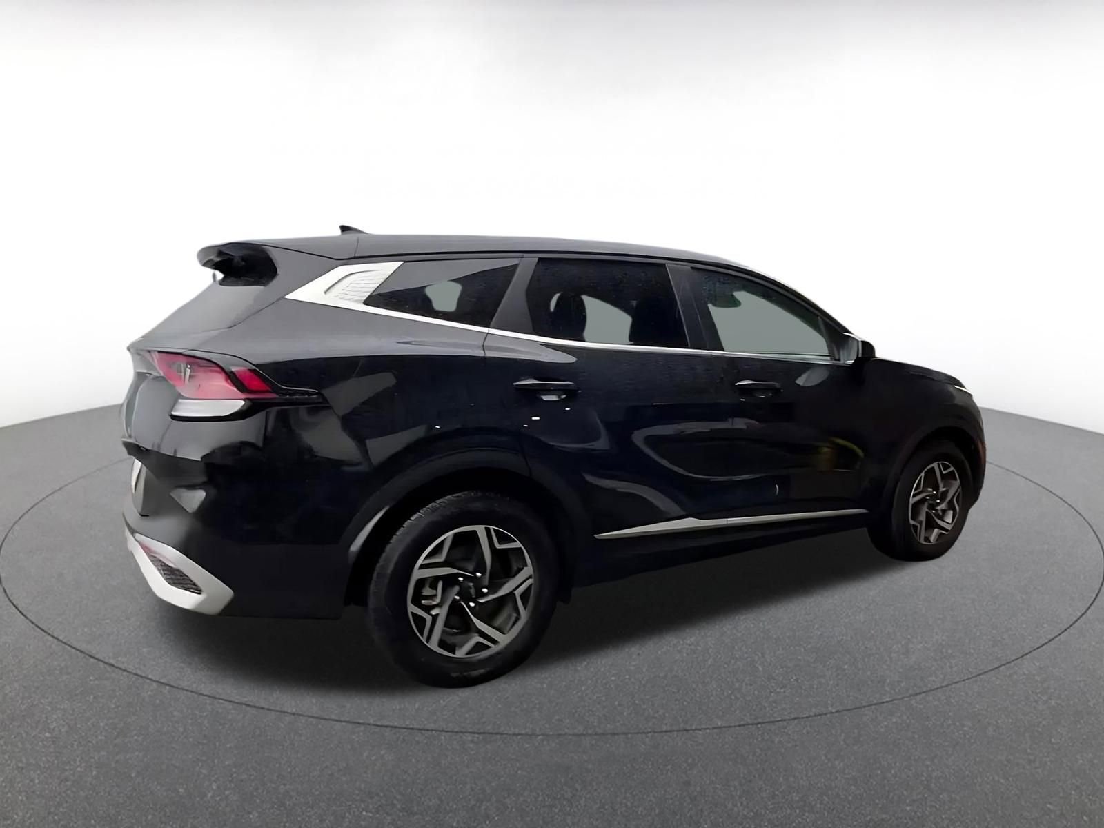 Used 2025 Kia Sportage LX image 15