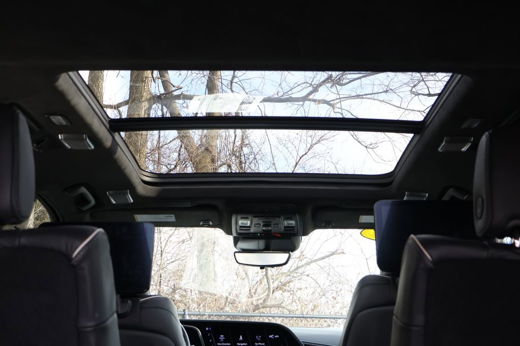 Used 2023 Cadillac Escalade Sport Platinum w/ LPO, ONYX Package image 62