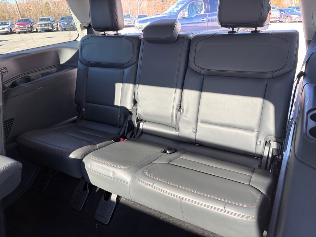 Certified 2025 Ford Expedition Active image 18