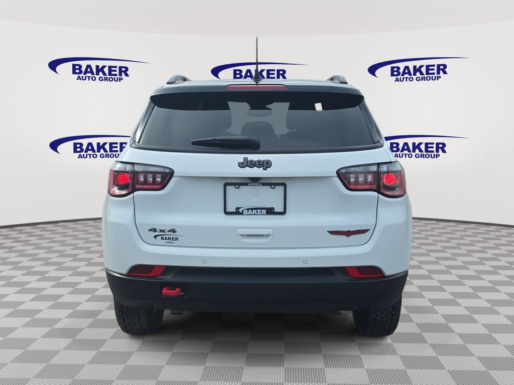 Used 2025 Jeep Compass Trailhawk AWD/4WD image 4