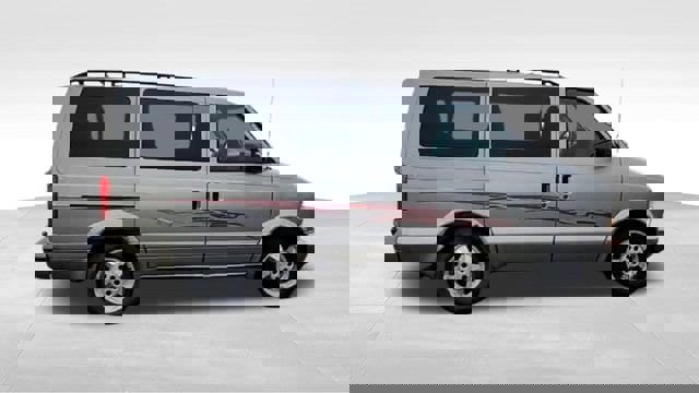 Used 2003 Chevrolet Astro LS w/ LS Preferred Equipment Group image 9