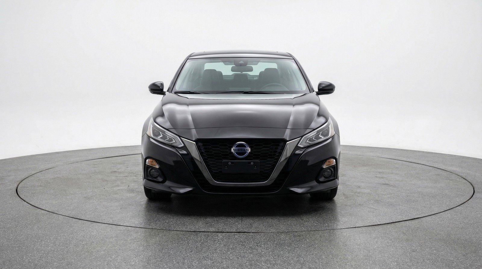 Used 2025 Nissan Altima 2.5 SV image 2