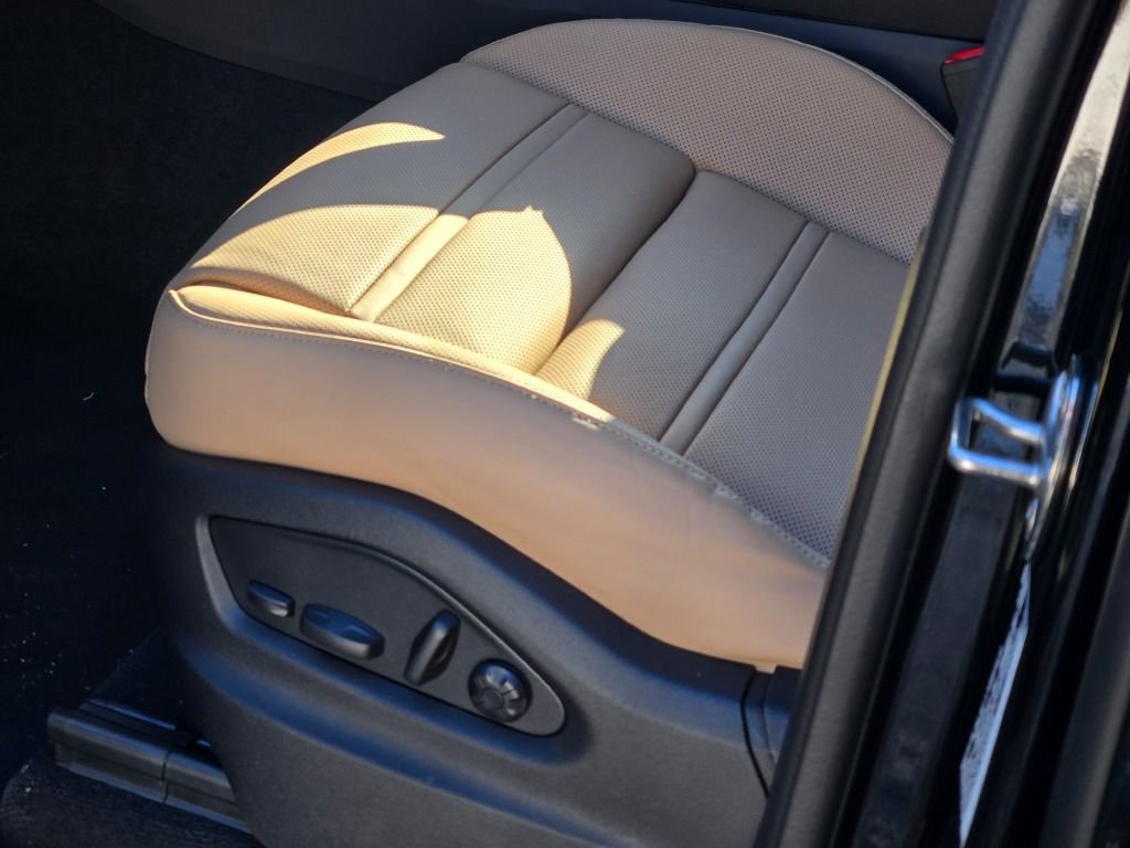 New 2026 Porsche Cayenne Coupe AWD/4WD image 18