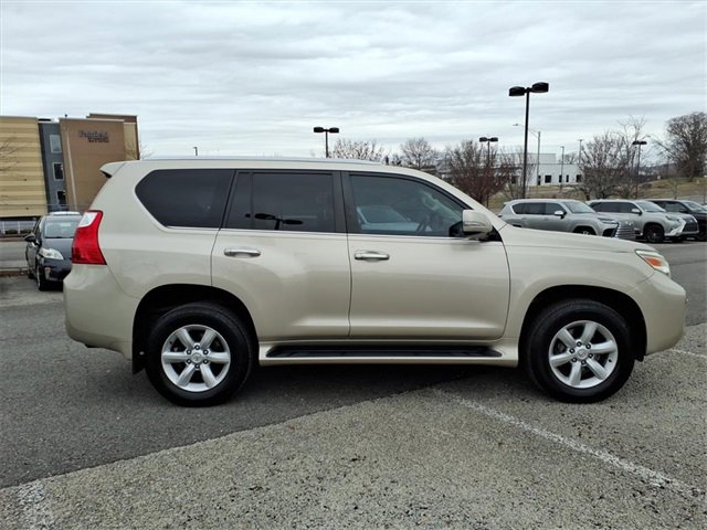 Used 2010 Lexus GX 460 image 2