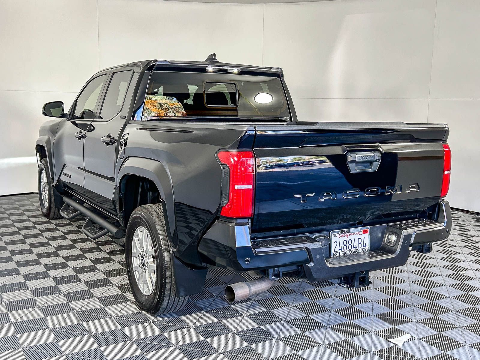 Used 2024 Toyota Tacoma SR5 image 9