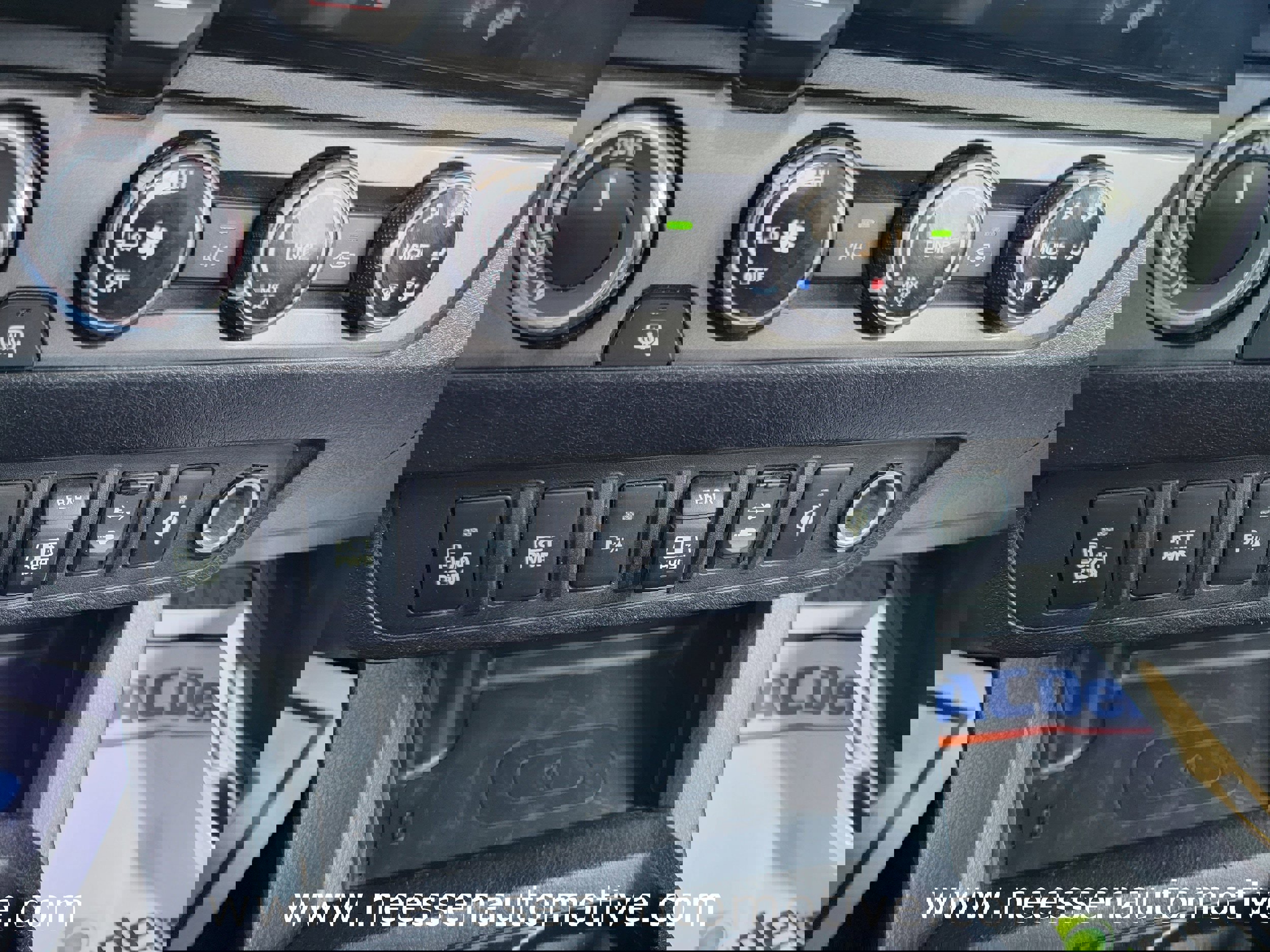 Used 2018 Toyota Tacoma TRD Off-Road w/ Technology Package image 68