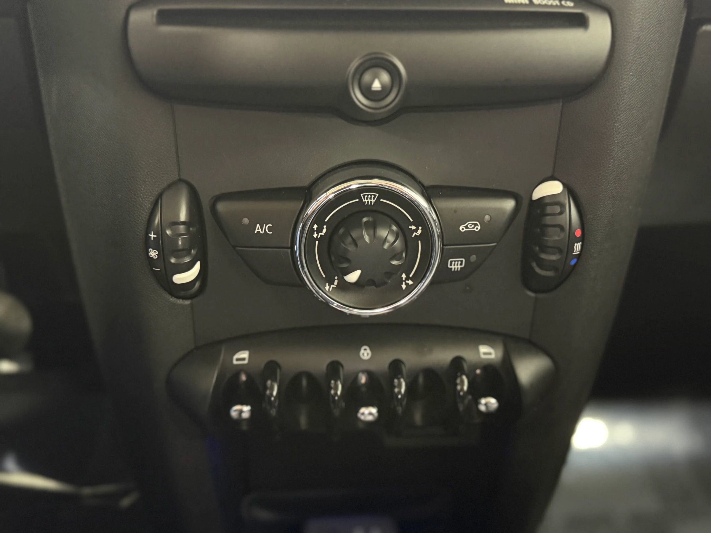 Used 2013 MINI Cooper Hardtop image 17