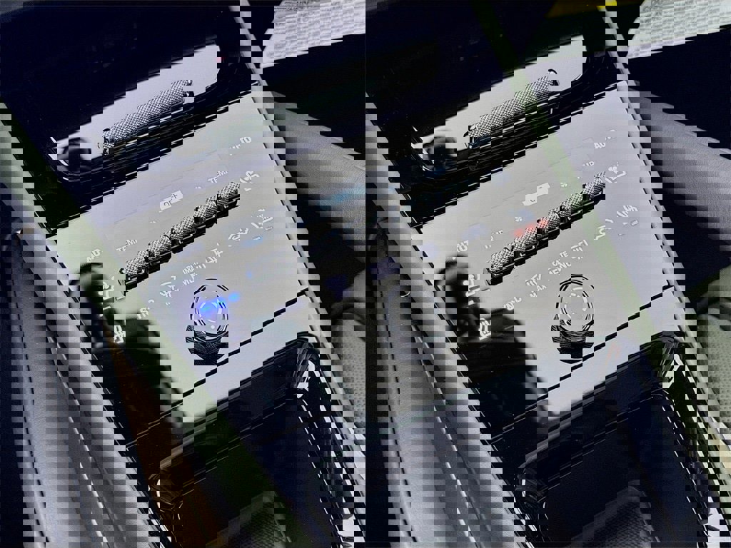 New 2026 Porsche Cayenne image 23