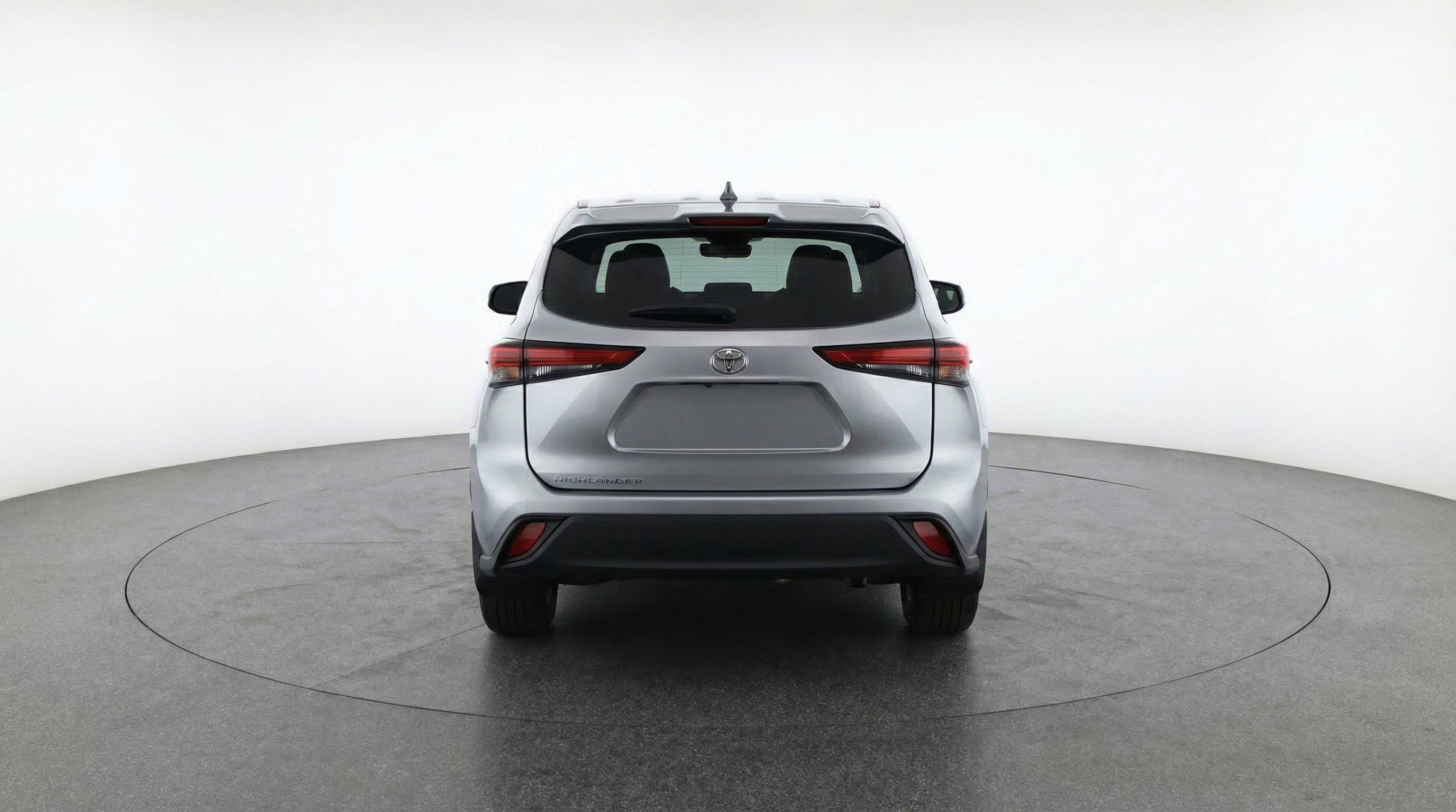 Used 2025 Toyota Highlander LE image 7