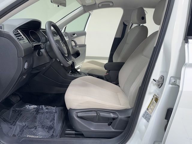 Used 2020 Volkswagen Tiguan S image 12