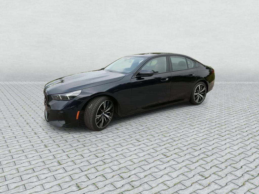 Certified 2024 BMW 540i xDrive w/ Premium Package AWD/4WD image 4