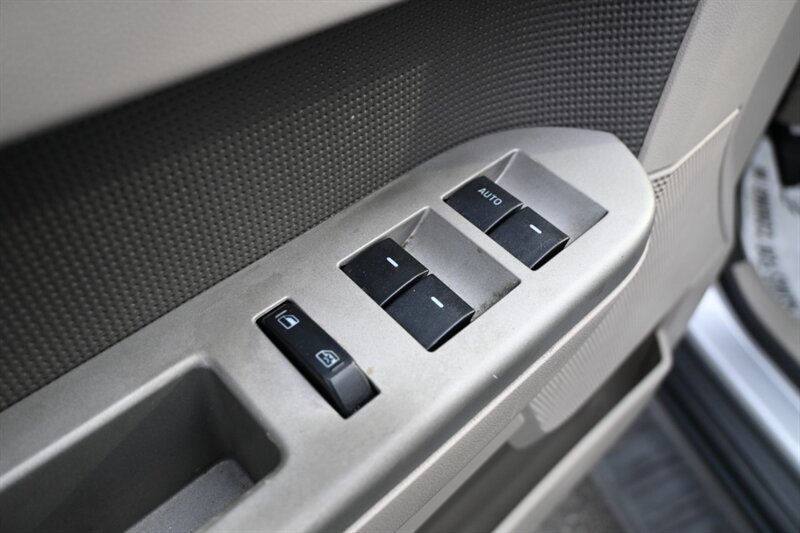 Used 2009 Ford Escape XLT image 19