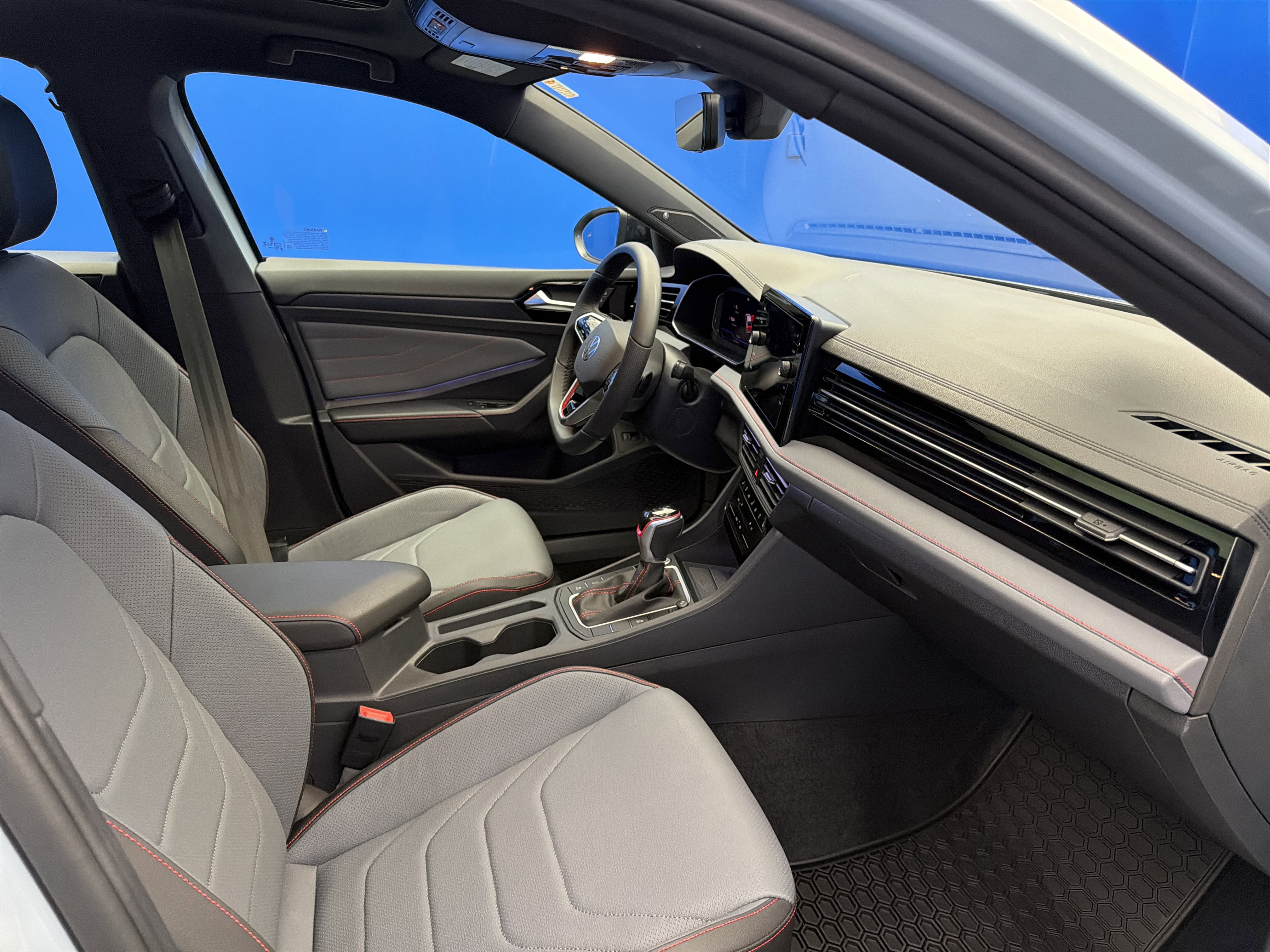 Used 2025 Volkswagen Jetta GLI Autobahn image 24