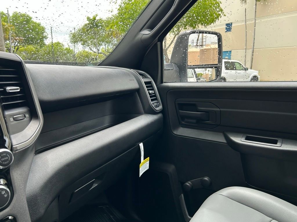 Used 2025 RAM 5500 Tradesman AWD/4WD image 21