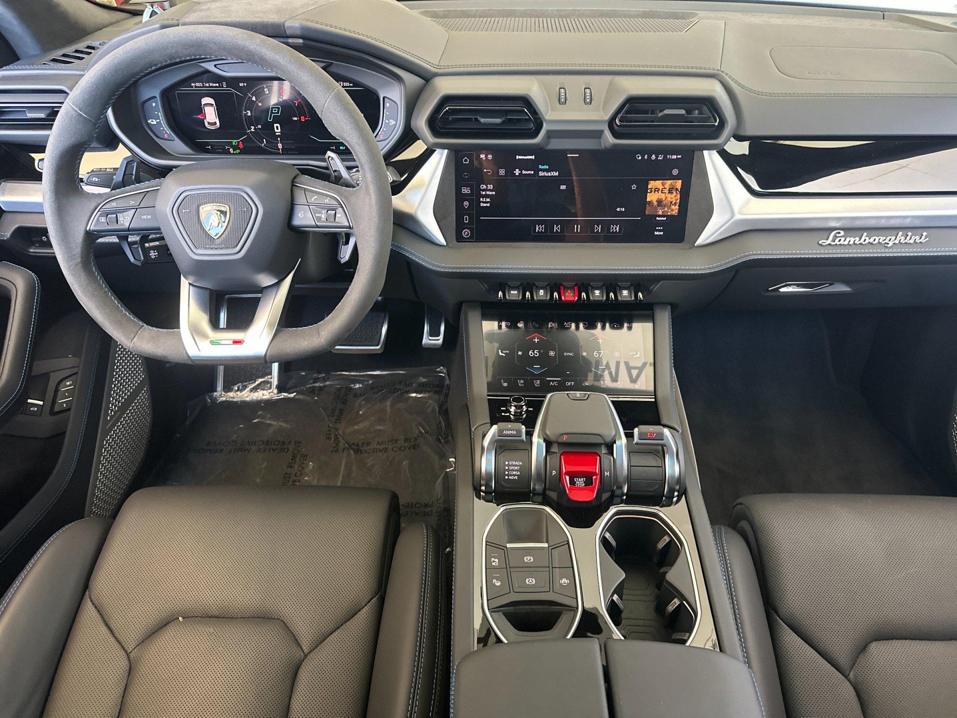 Used 2025 Lamborghini Urus SE AWD/4WD image 7