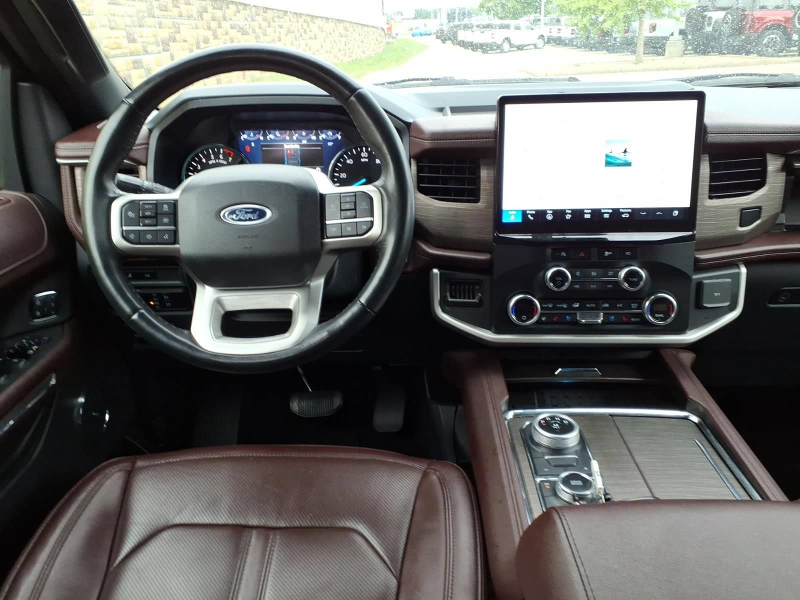 Used 2024 Ford Expedition Max Limited AWD/4WD image 33