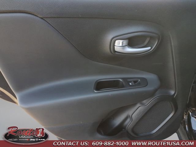 Used 2023 Jeep Renegade Trailhawk AWD/4WD image 23
