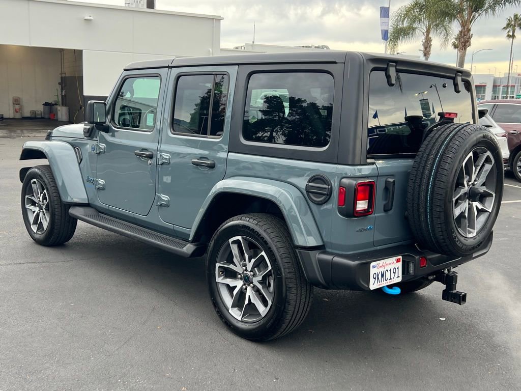 Used 2024 Jeep Wrangler Unlimited w/ Technology Group image 8