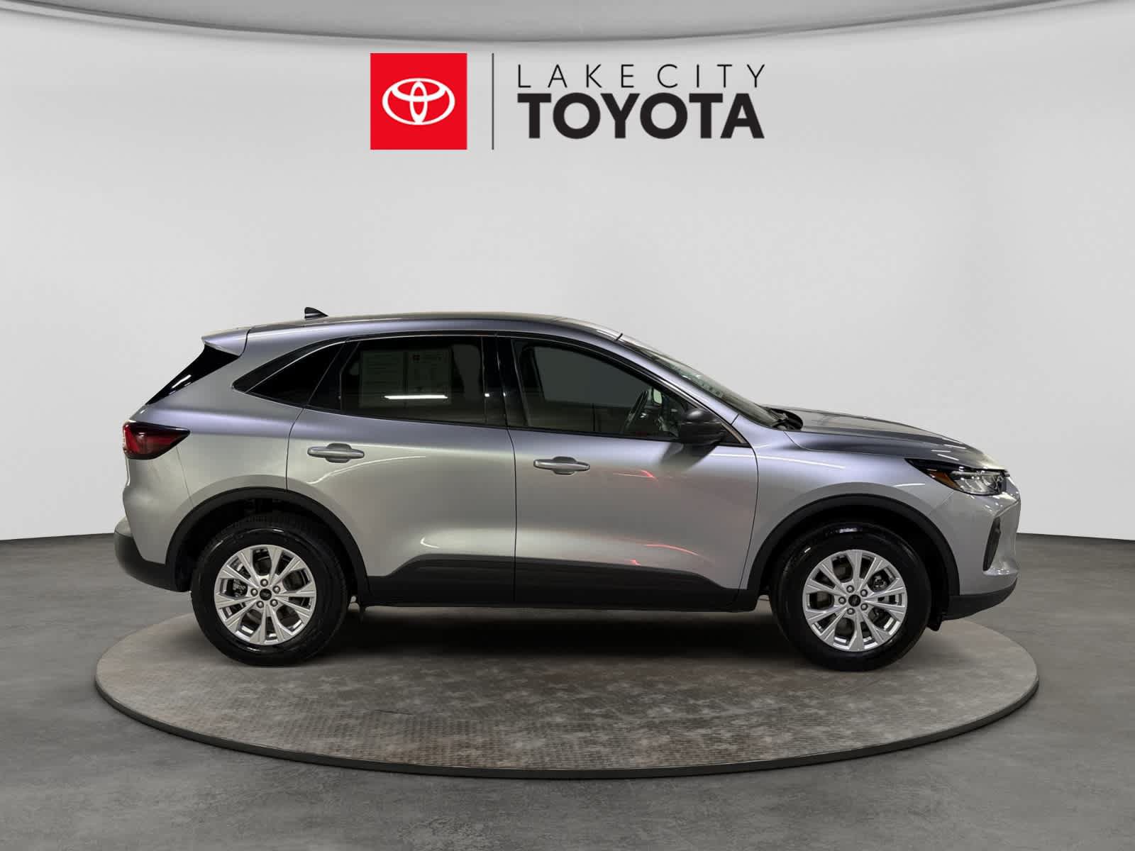Used 2024 Ford Escape Active AWD/4WD image 11