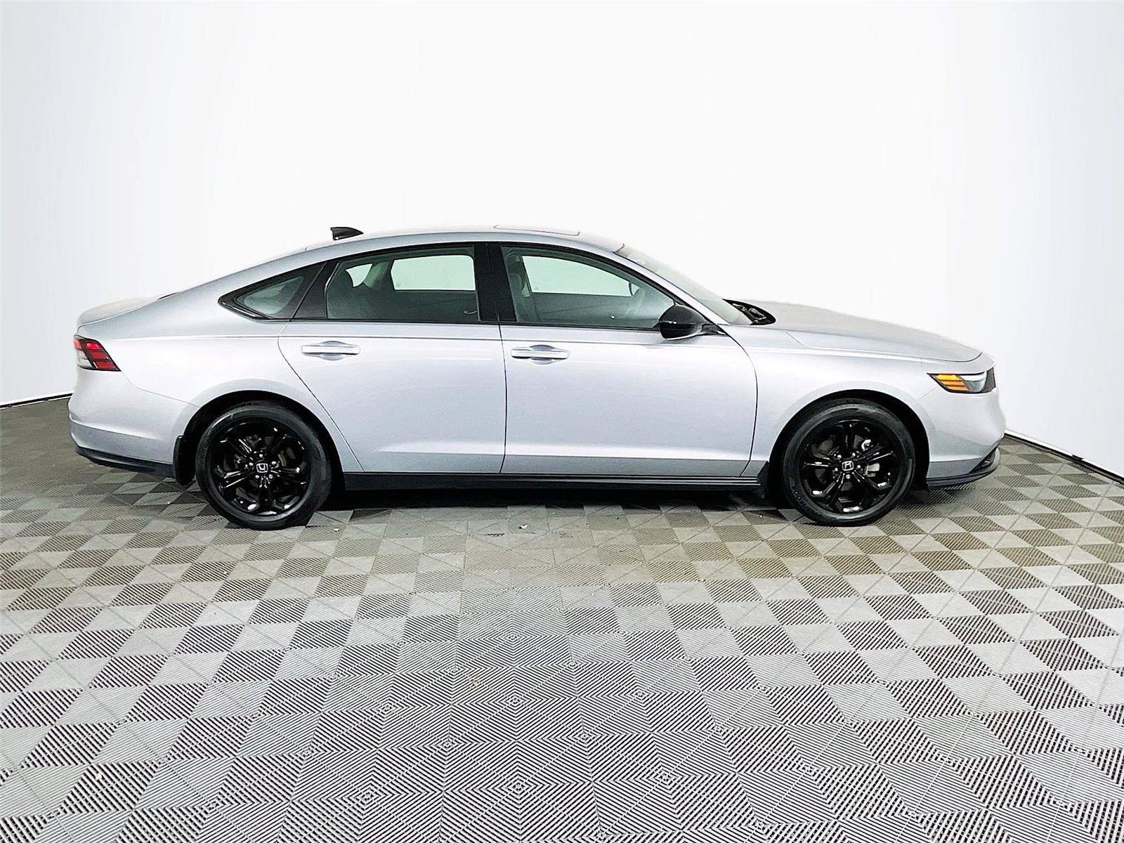 Certified 2025 Honda Accord SE image 11