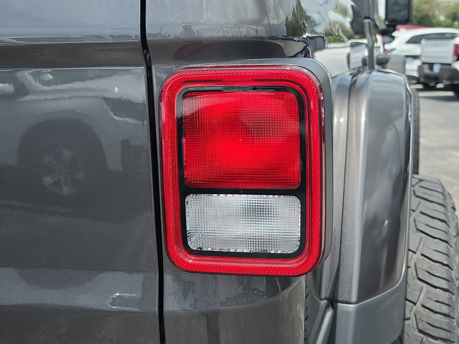 Used 2022 Jeep Gladiator Rubicon w/ Trailer Tow Package AWD/4WD image 8