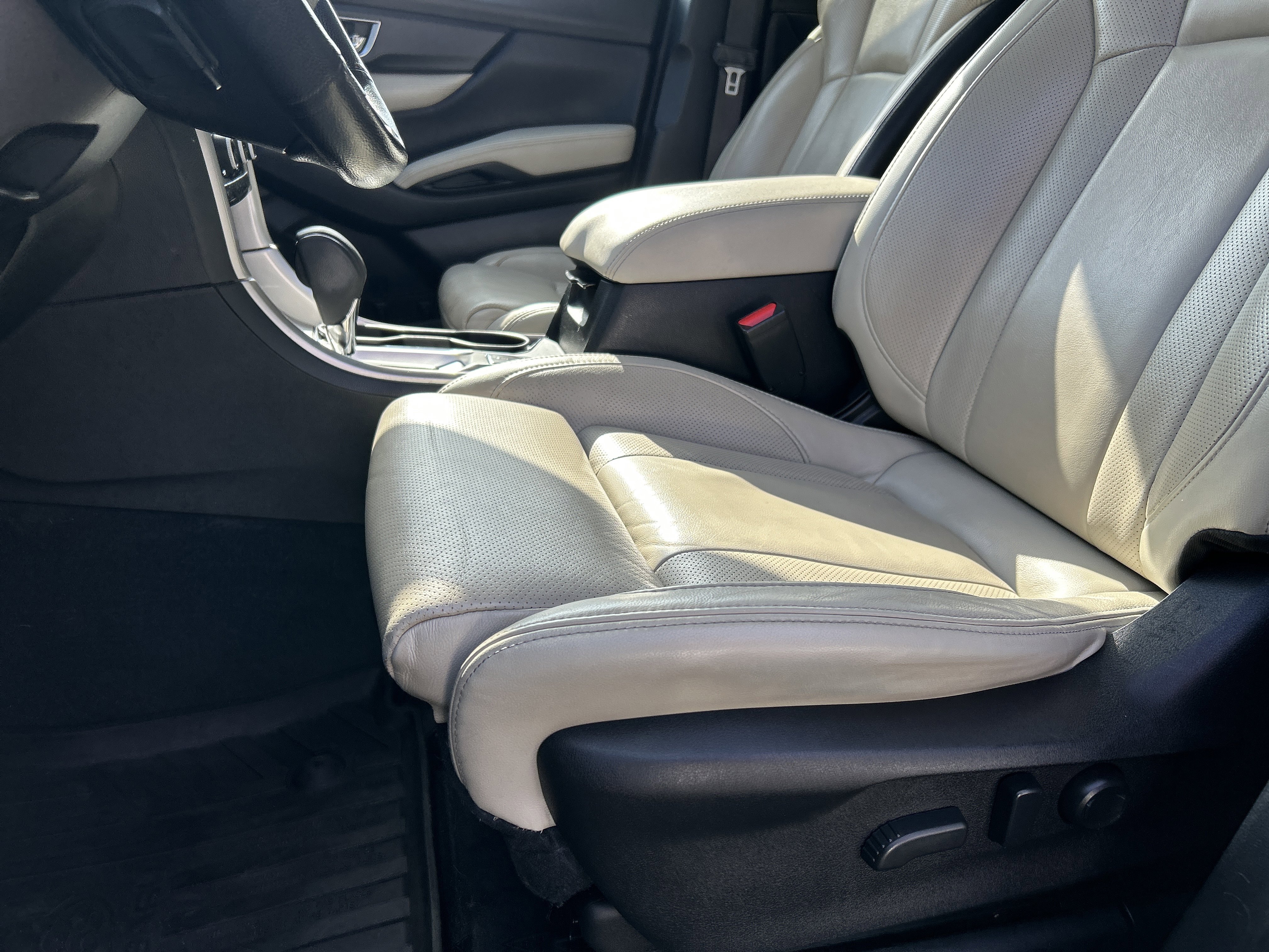 Used 2021 Subaru Ascent Limited w/ Technology Package image 9