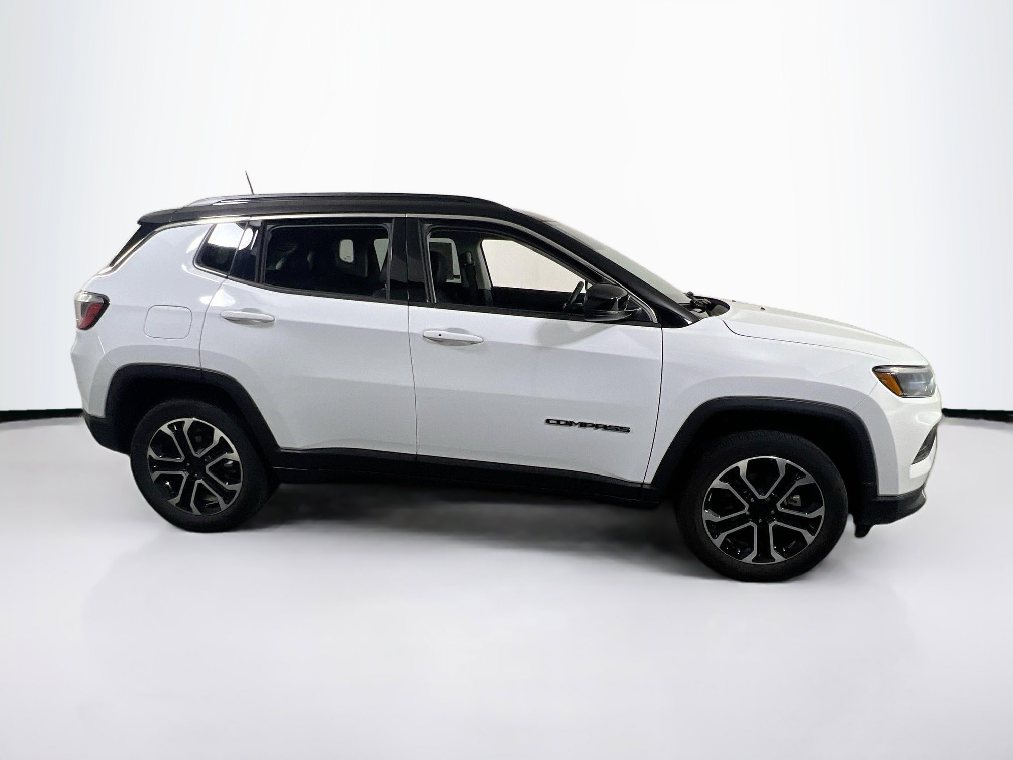 Used 2022 Jeep Compass Limited w/ Sun and Sound Group AWD/4WD image 4