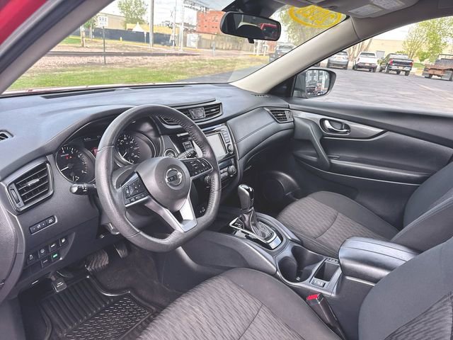 Used 2020 Nissan Rogue SV FWD image 10