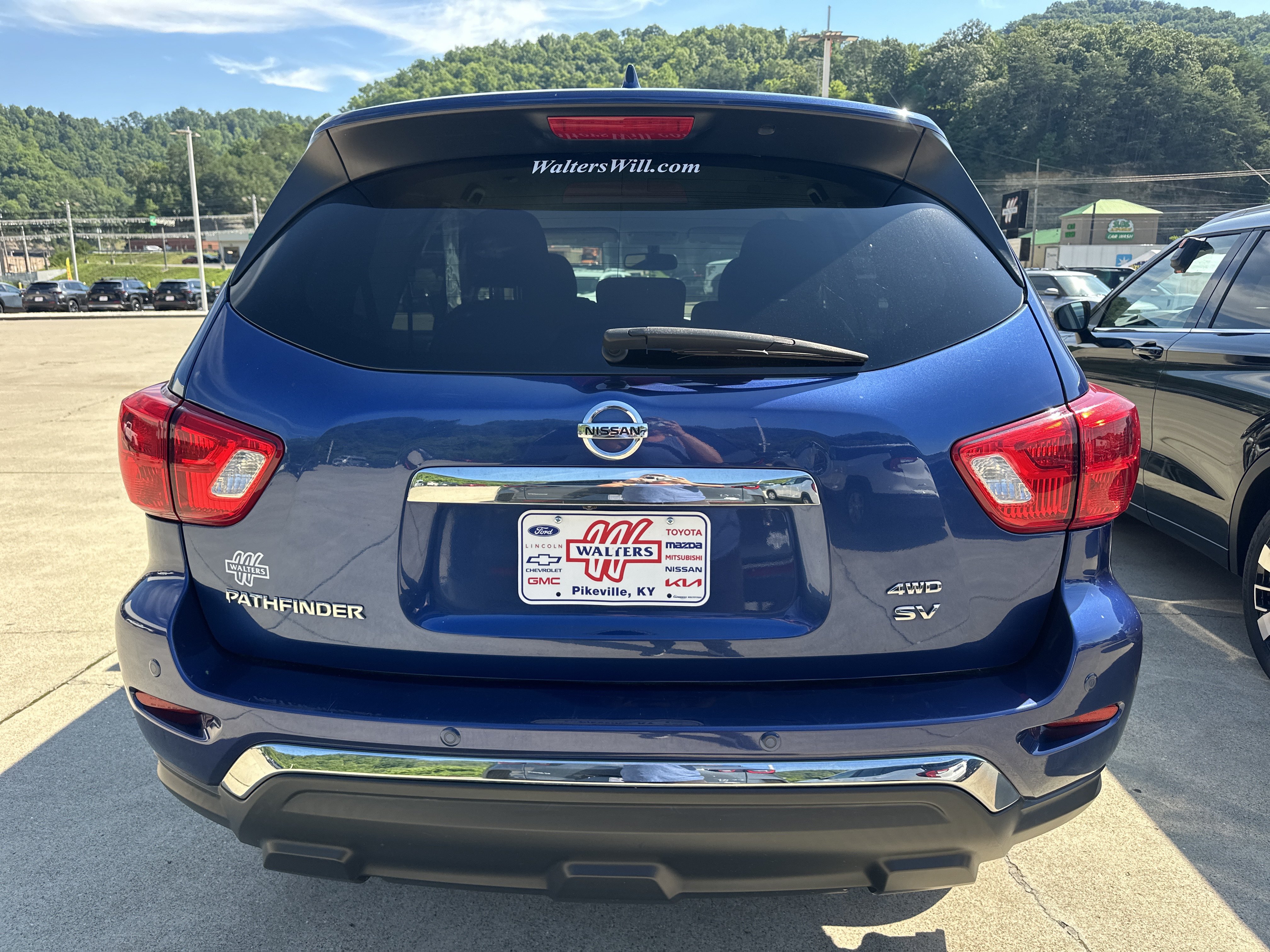 Used 2019 Nissan Pathfinder SV AWD/4WD image 3