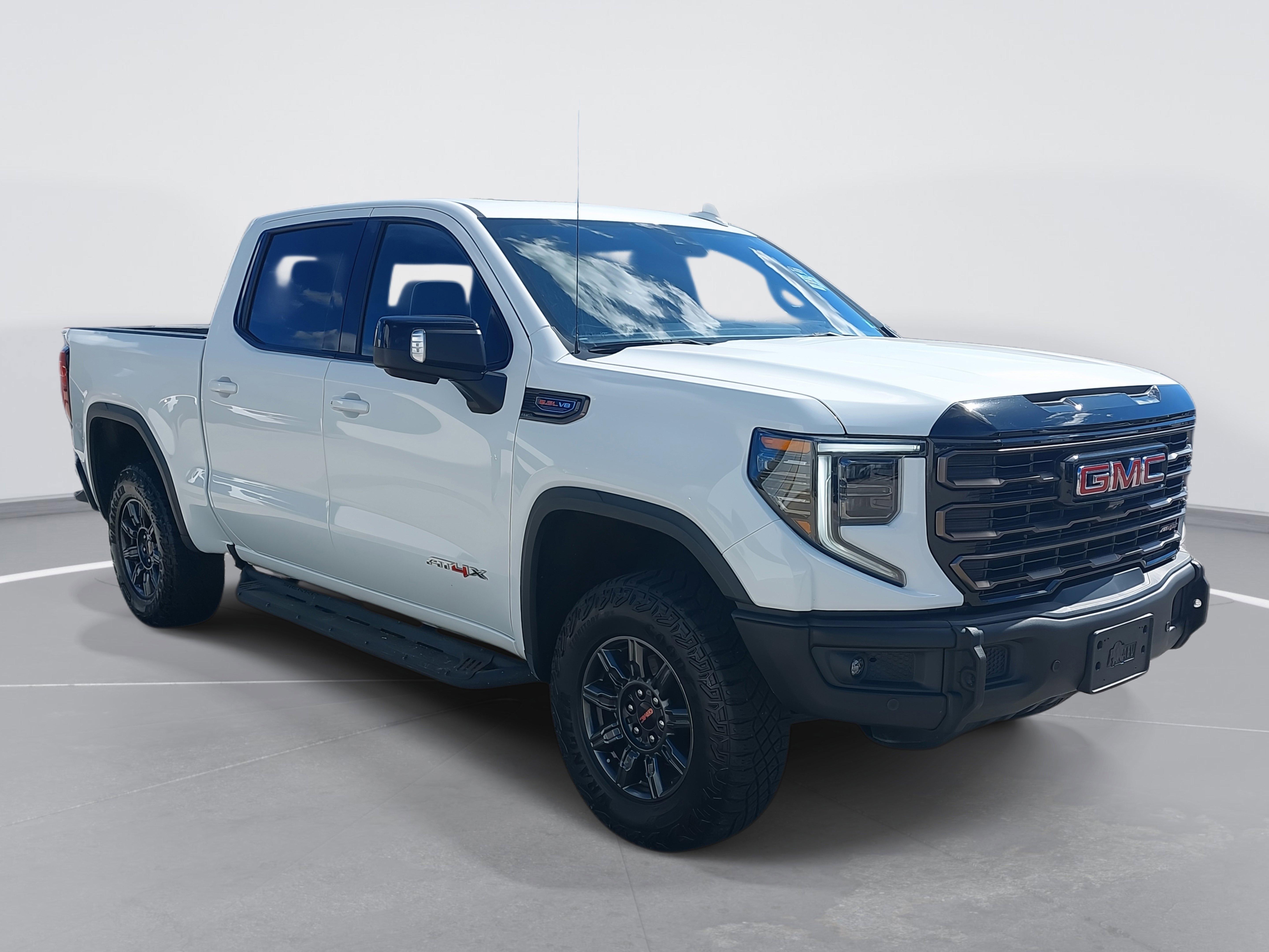 Used 2024 GMC Sierra 1500 AT4X image 3