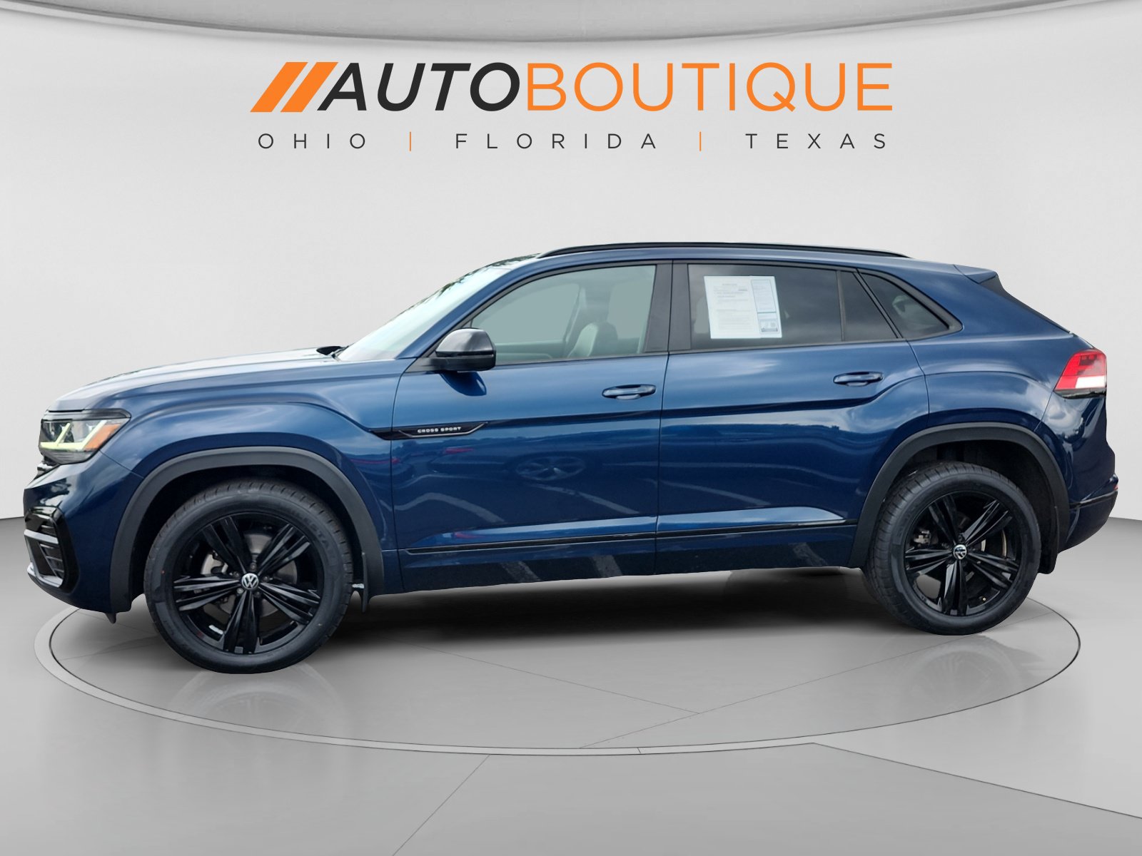 Used 2023 Volkswagen Atlas Cross Sport SEL R-Line AWD/4WD image 2