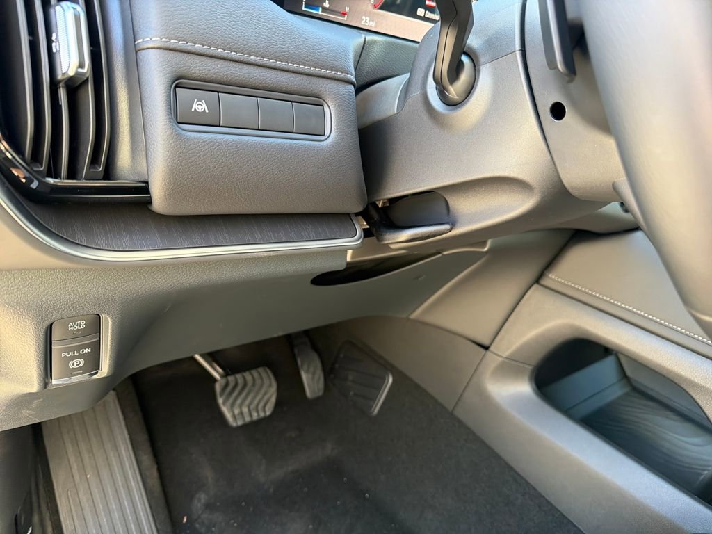 New 2026 Nissan Armada SV image 18