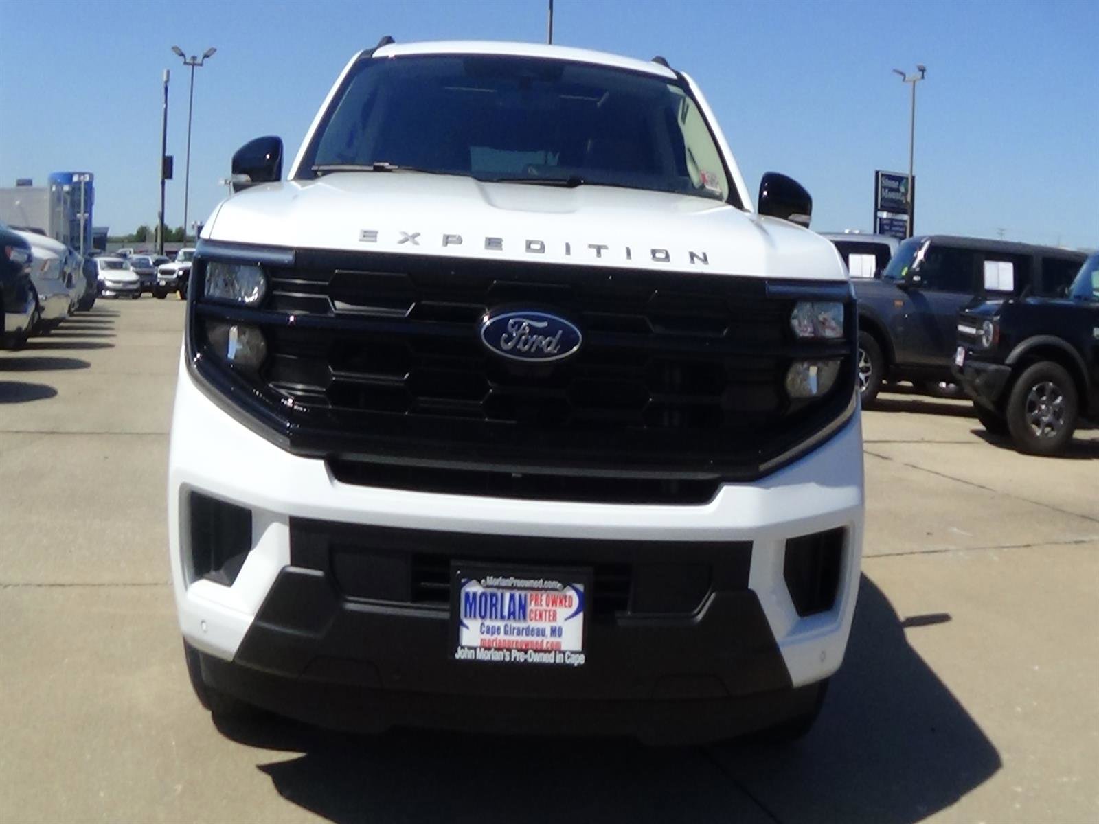 Used 2025 Ford Expedition Active AWD/4WD image 3