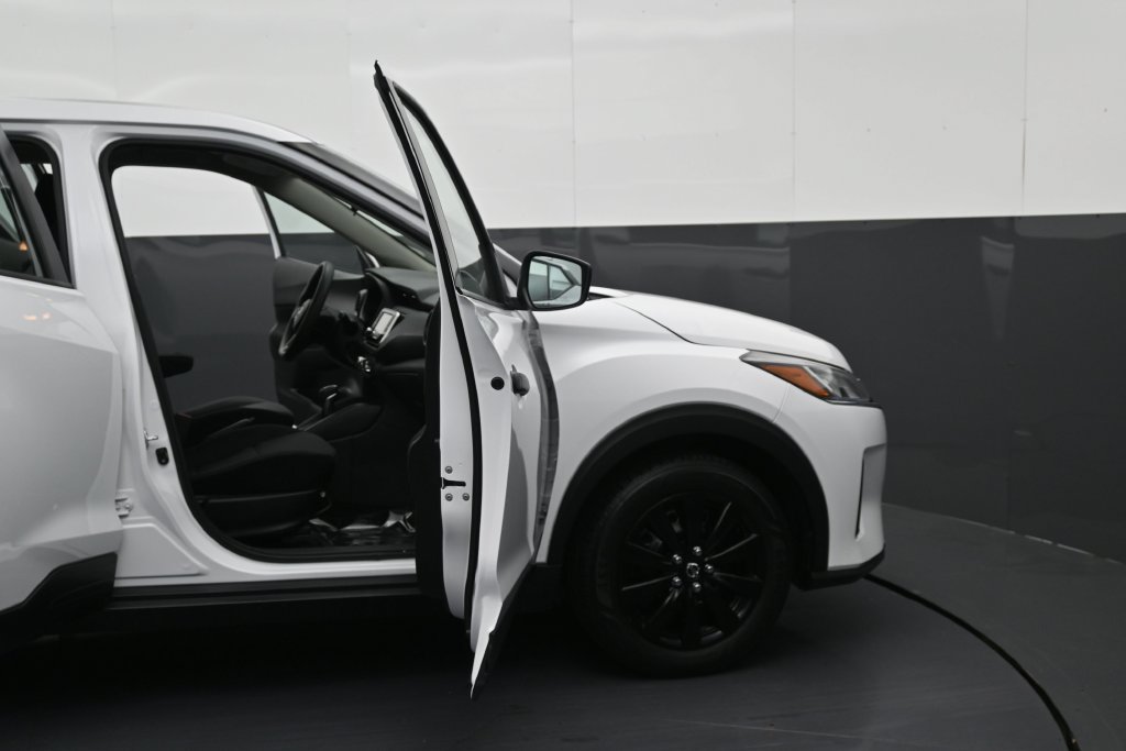 Used 2024 Nissan Kicks S FWD image 2