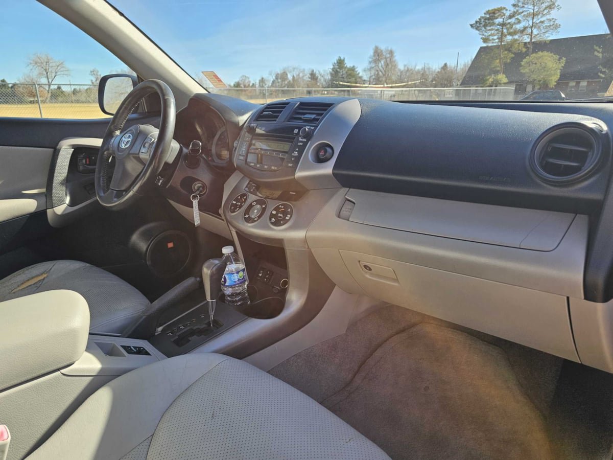 Used 2008 Toyota RAV4 Limited AWD/4WD image 38