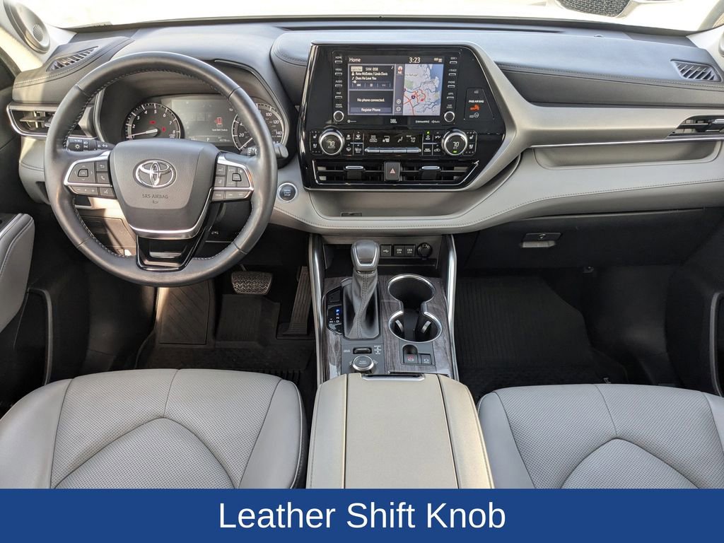 Used 2021 Toyota Highlander Limited image 19