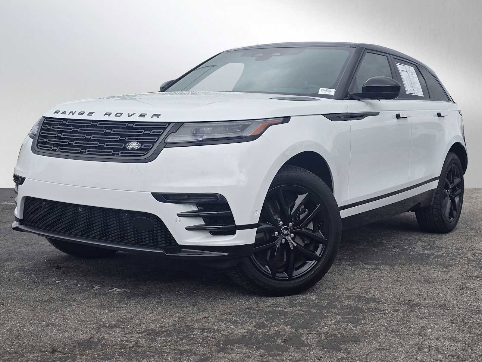 Used 2026 Land Rover Range Rover Velar Dynamic SE AWD/4WD image 1