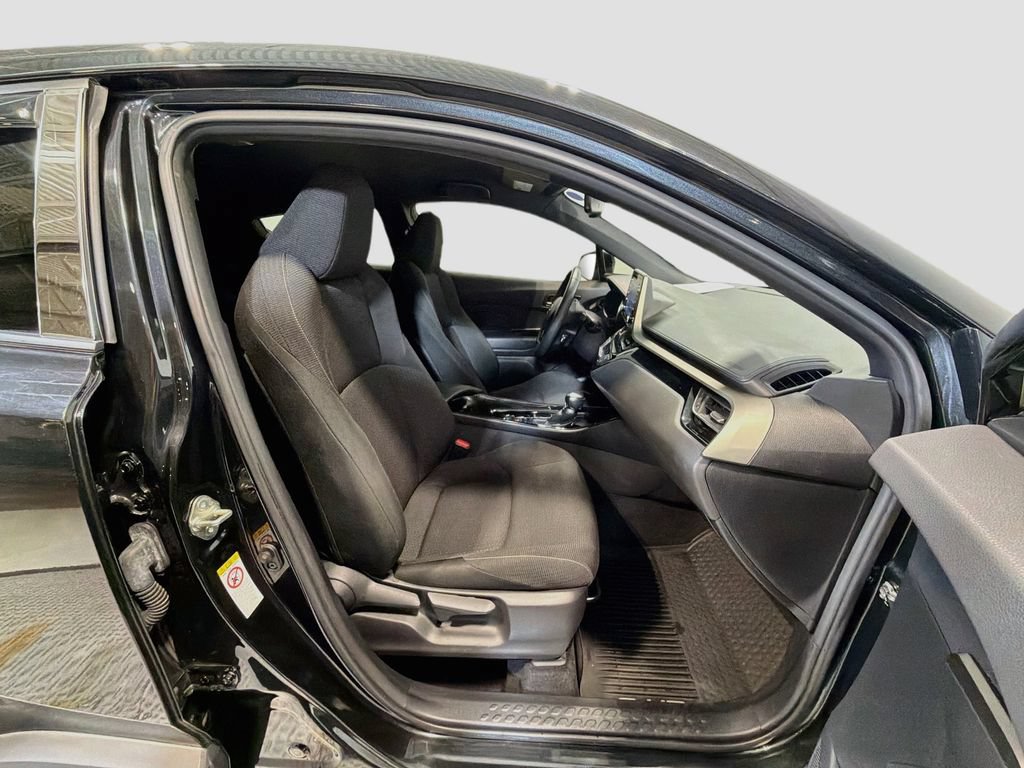 Used 2019 Toyota C-HR XLE FWD image 26