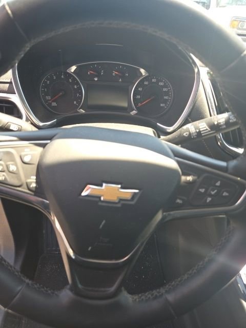 Used 2023 Chevrolet Equinox Premier AWD/4WD image 9