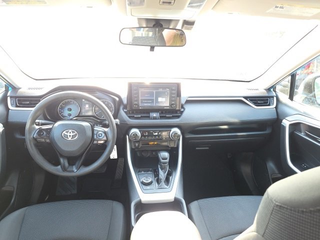 Used 2020 Toyota RAV4 LE w/ Carpet Mat Package image 30