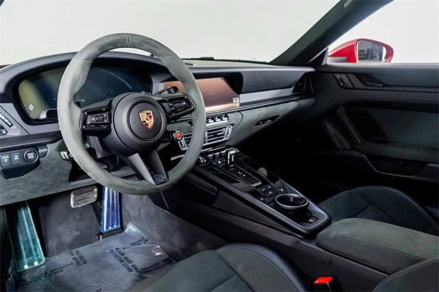 Used 2025 Porsche 911 Carrera 4 GTS image 2
