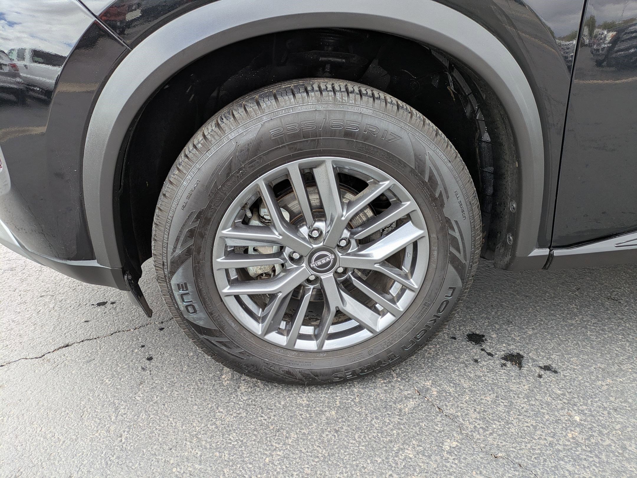 Used 2023 Nissan Rogue S image 11