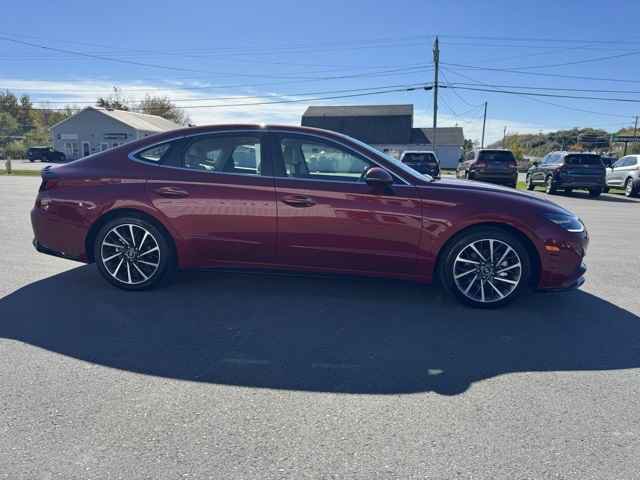 Used 2023 Hyundai Sonata Limited w/ Cargo Package image 4