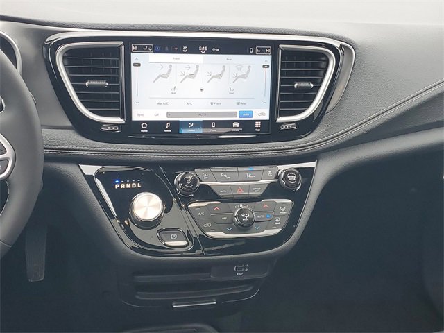 New 2026 Chrysler Pacifica Select image 15
