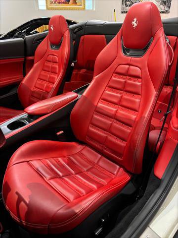 Used 2019 Ferrari Portofino RWD image 19