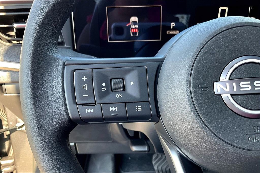 Used 2025 Nissan Kicks SV AWD/4WD image 28