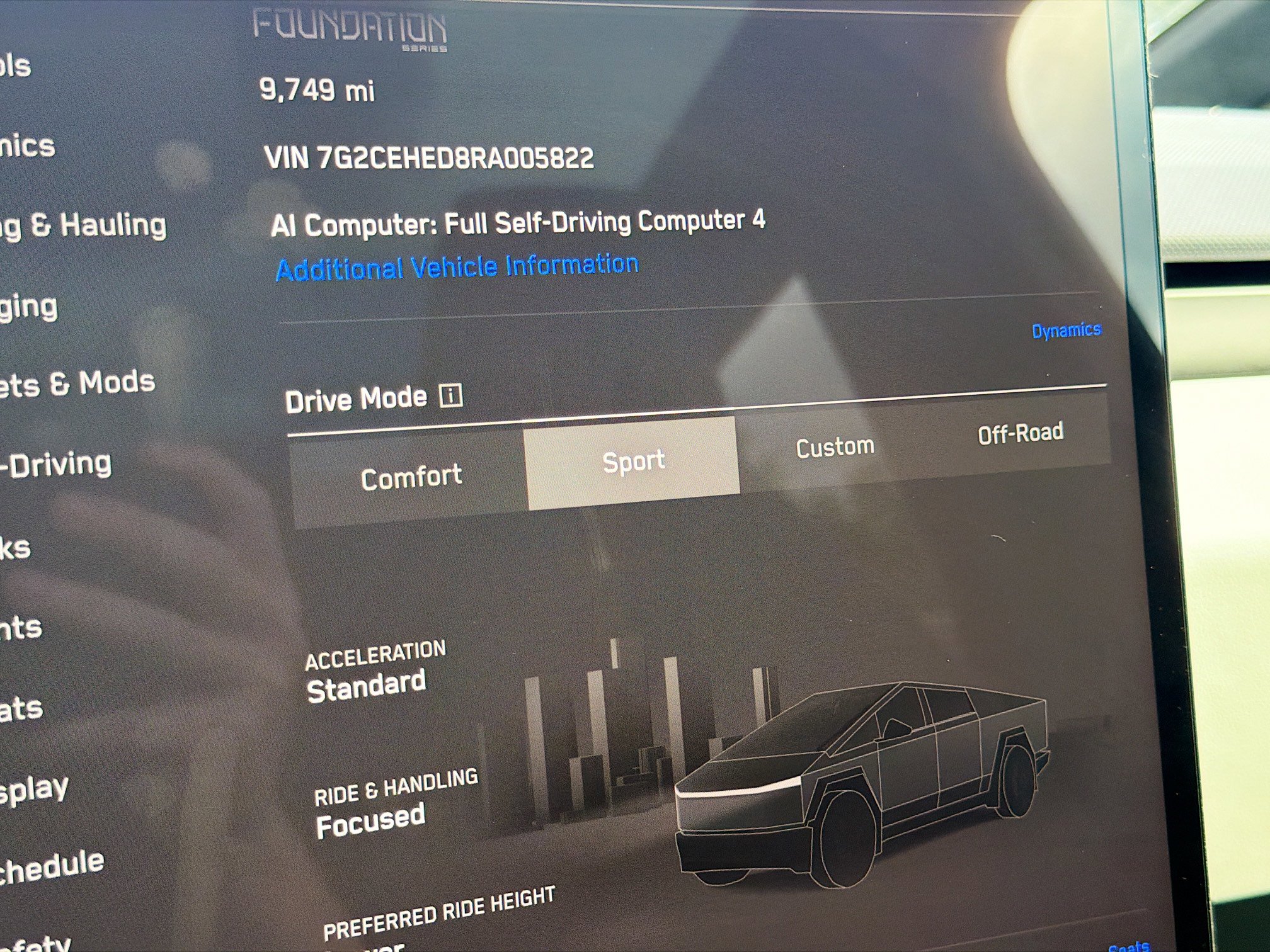 Used 2024 Tesla Cybertruck AWD Crew Cab image 30