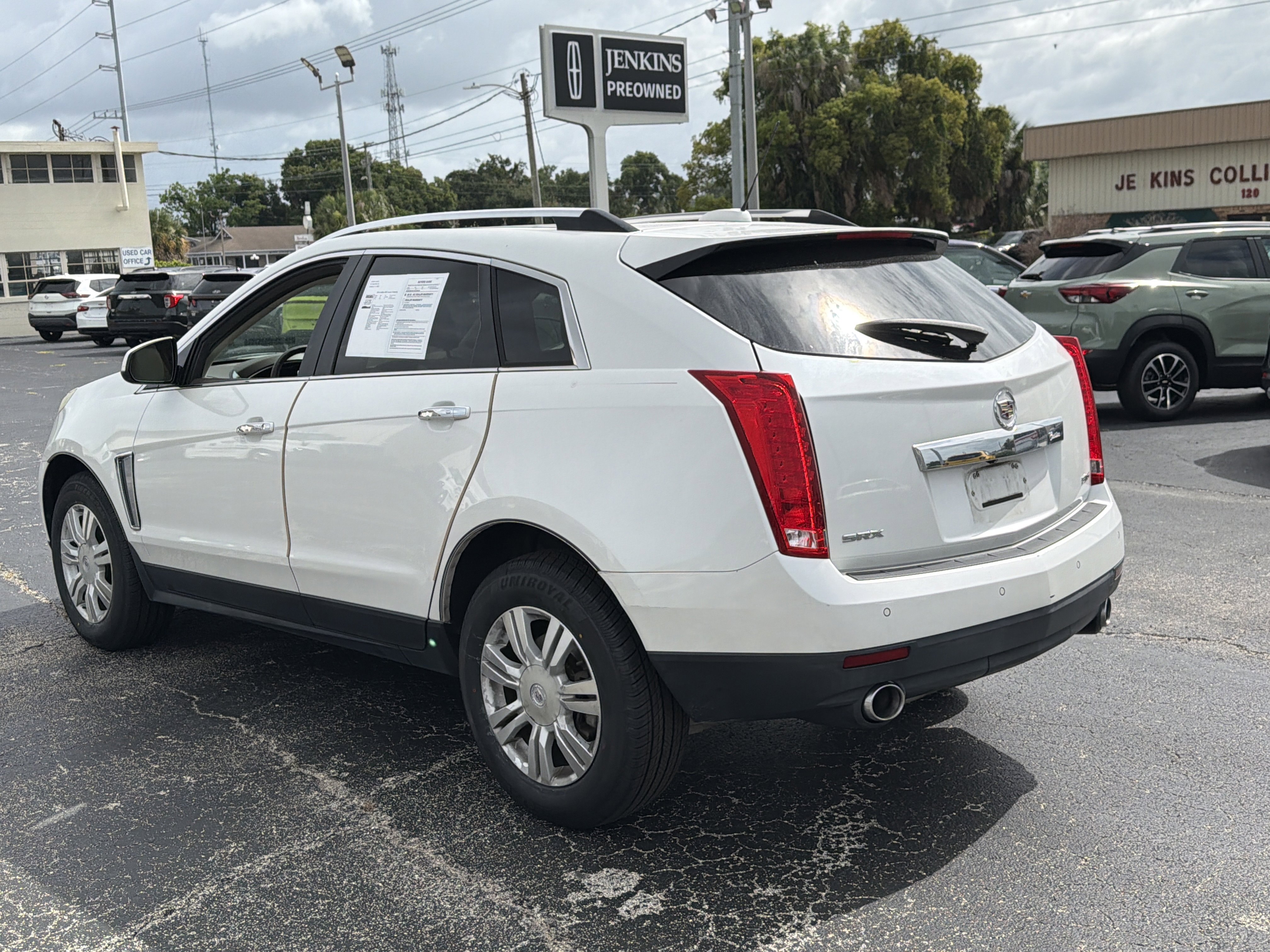 Used 2016 Cadillac SRX Luxury w/ Driver Awareness Package FWD image 7