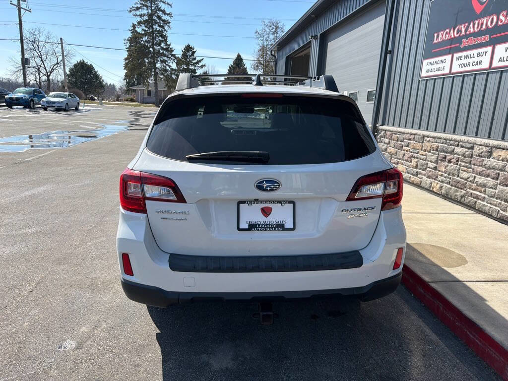 Used 2017 Subaru Outback 2.5i Premium AWD/4WD image 4